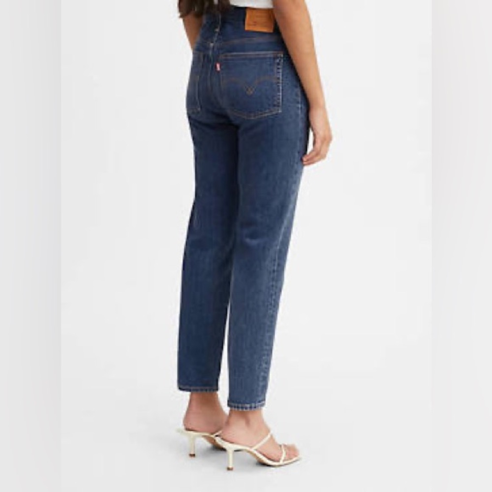 Levi's Wedgie Icon Medium Dark Wash Jeans 24